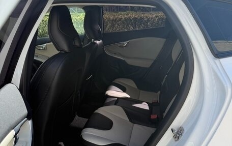 Volvo V40 Cross Country I, 2018 год, 1 850 000 рублей, 11 фотография