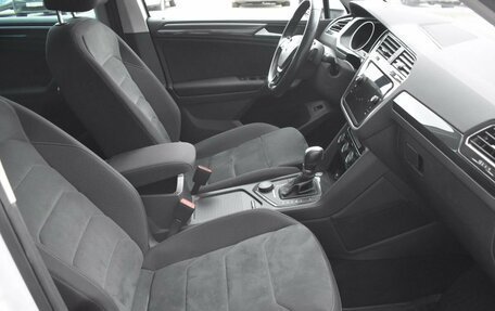 Volkswagen Tiguan II, 2019 год, 2 735 000 рублей, 10 фотография