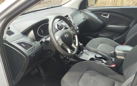 Hyundai ix35 I рестайлинг, 2011 год, 1 300 000 рублей, 11 фотография