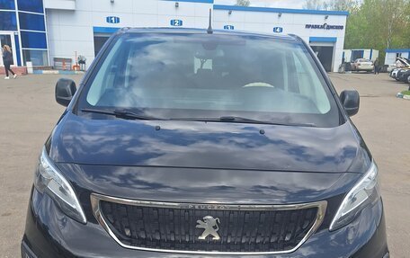 Peugeot Traveller I, 2019 год, 2 800 000 рублей, 2 фотография