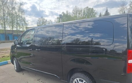 Peugeot Traveller I, 2019 год, 2 800 000 рублей, 4 фотография