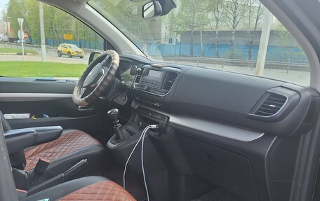 Peugeot Traveller I, 2019 год, 2 800 000 рублей, 17 фотография
