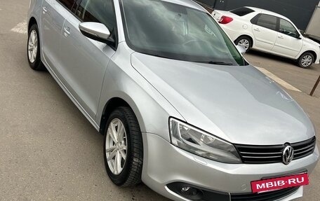 Volkswagen Jetta VI, 2012 год, 1 250 000 рублей, 2 фотография