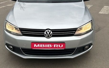 Volkswagen Jetta VI, 2012 год, 1 250 000 рублей, 3 фотография