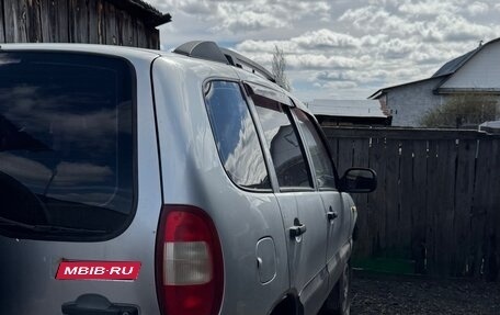 Chevrolet Niva I рестайлинг, 2004 год, 350 000 рублей, 1 фотография