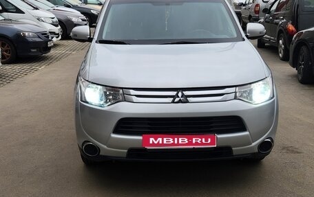 Mitsubishi Outlander III рестайлинг 3, 2014 год, 1 100 000 рублей, 1 фотография