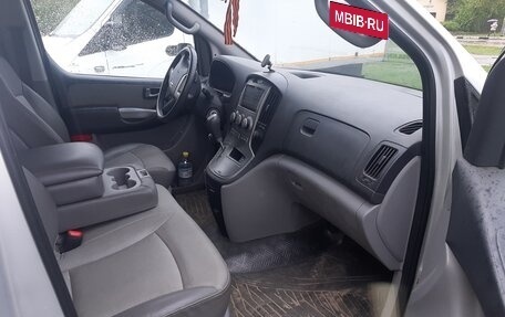 Hyundai Grand Starex Grand Starex I рестайлинг 2, 2008 год, 1 300 000 рублей, 24 фотография