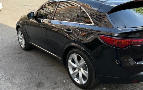 Infiniti QX70, 2014 год, 2 300 000 рублей, 6 фотография
