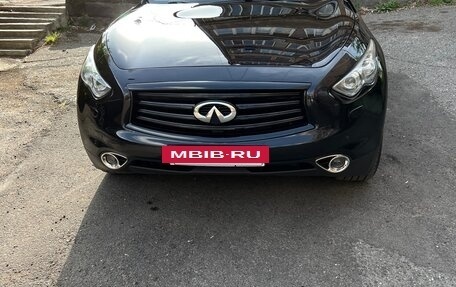 Infiniti QX70, 2014 год, 2 300 000 рублей, 2 фотография