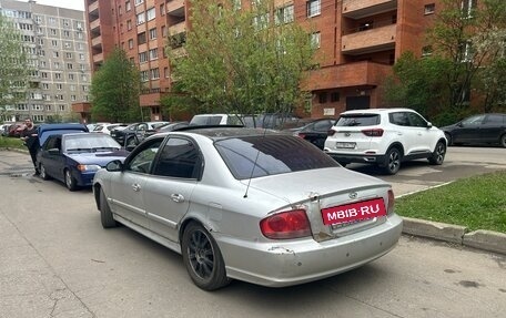 Hyundai Sonata IV рестайлинг, 2004 год, 270 000 рублей, 3 фотография