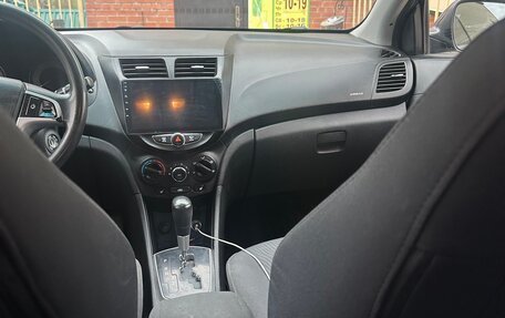 Hyundai Solaris II рестайлинг, 2011 год, 880 000 рублей, 8 фотография