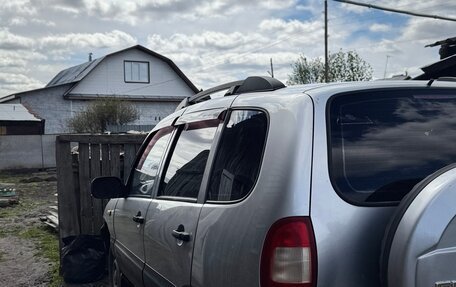 Chevrolet Niva I рестайлинг, 2004 год, 350 000 рублей, 3 фотография
