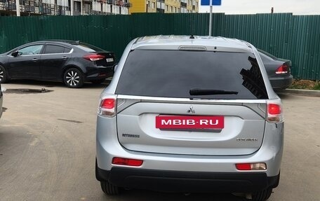 Mitsubishi Outlander III рестайлинг 3, 2014 год, 1 100 000 рублей, 2 фотография