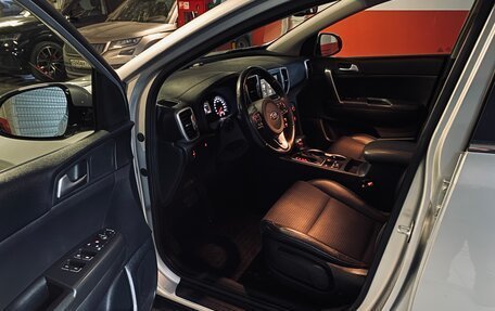 KIA Sportage IV рестайлинг, 2018 год, 2 499 000 рублей, 21 фотография