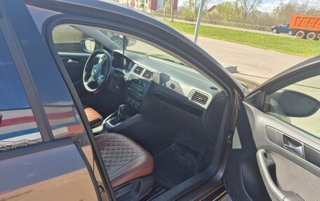 Volkswagen Jetta VI, 2013 год, 1 050 000 рублей, 4 фотография