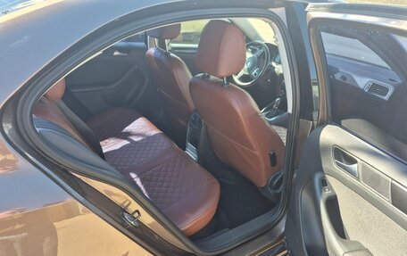 Volkswagen Jetta VI, 2013 год, 1 050 000 рублей, 6 фотография