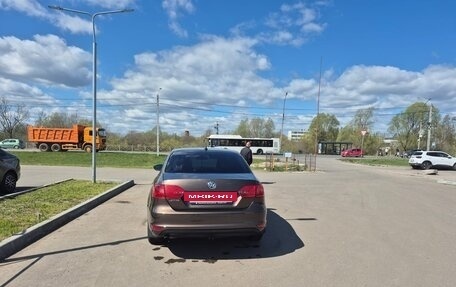 Volkswagen Jetta VI, 2013 год, 1 050 000 рублей, 2 фотография