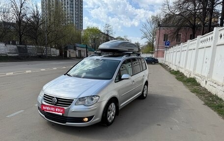 Volkswagen Touran III, 2007 год, 679 999 рублей, 11 фотография