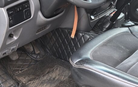 Toyota Land Cruiser 100 рестайлинг 2, 2002 год, 2 300 000 рублей, 8 фотография