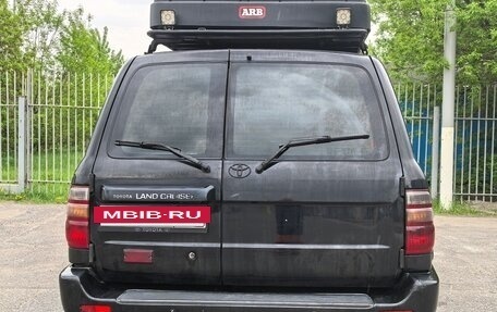 Toyota Land Cruiser 100 рестайлинг 2, 2002 год, 2 300 000 рублей, 13 фотография