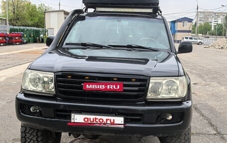 Toyota Land Cruiser 100 рестайлинг 2, 2002 год, 2 300 000 рублей, 18 фотография