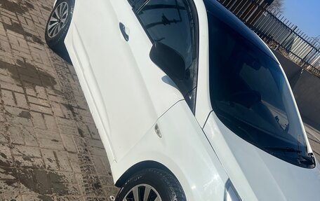 Hyundai Solaris II рестайлинг, 2013 год, 630 000 рублей, 2 фотография