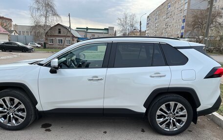 Toyota RAV4, 2021 год, 3 625 000 рублей, 13 фотография