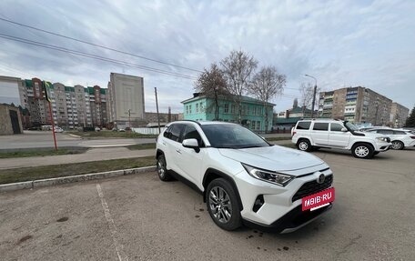 Toyota RAV4, 2021 год, 3 625 000 рублей, 2 фотография