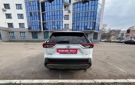 Toyota RAV4, 2021 год, 3 625 000 рублей, 4 фотография