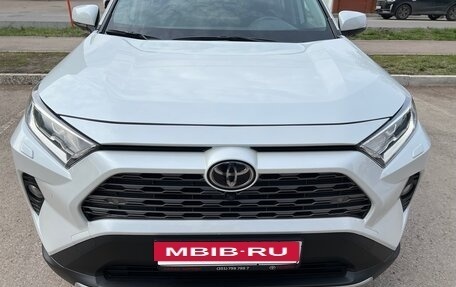 Toyota RAV4, 2021 год, 3 625 000 рублей, 9 фотография
