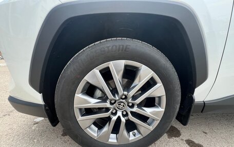 Toyota RAV4, 2021 год, 3 625 000 рублей, 23 фотография