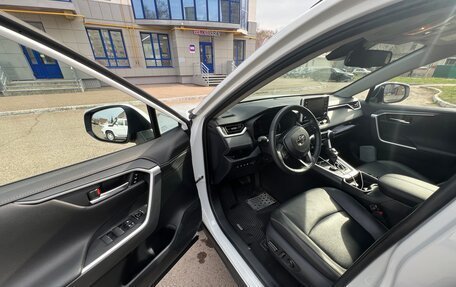 Toyota RAV4, 2021 год, 3 625 000 рублей, 26 фотография