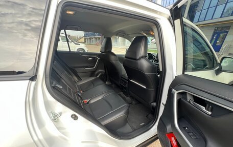 Toyota RAV4, 2021 год, 3 625 000 рублей, 27 фотография