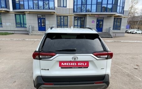 Toyota RAV4, 2021 год, 3 625 000 рублей, 21 фотография