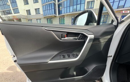 Toyota RAV4, 2021 год, 3 625 000 рублей, 30 фотография