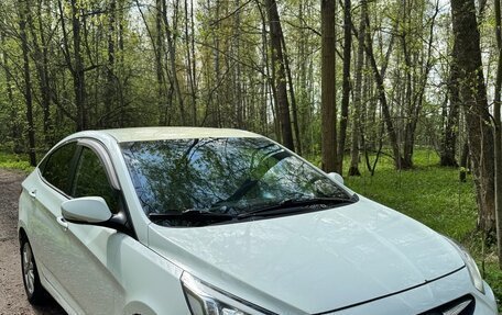Hyundai Solaris II рестайлинг, 2013 год, 950 000 рублей, 2 фотография