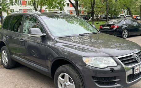 Volkswagen Touareg III, 2009 год, 1 300 000 рублей, 2 фотография