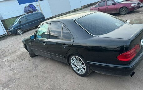 Mercedes-Benz E-Класс, 1998 год, 470 000 рублей, 5 фотография