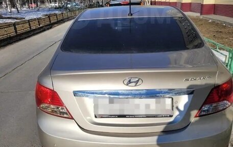 Hyundai Solaris II рестайлинг, 2011 год, 580 000 рублей, 2 фотография