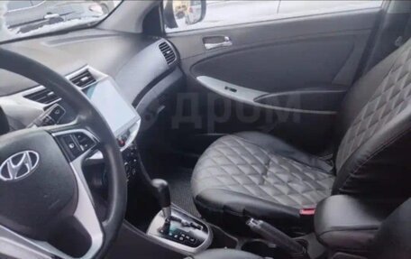 Hyundai Solaris II рестайлинг, 2011 год, 580 000 рублей, 5 фотография