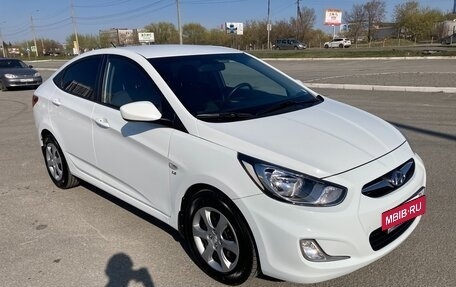 Hyundai Solaris II рестайлинг, 2011 год, 1 095 000 рублей, 9 фотография
