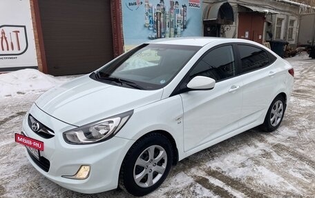 Hyundai Solaris II рестайлинг, 2011 год, 1 095 000 рублей, 14 фотография