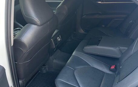 Toyota Camry, 2021 год, 3 550 000 рублей, 8 фотография