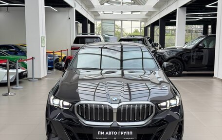 BMW 5 серия, 2024 год, 9 490 000 рублей, 2 фотография
