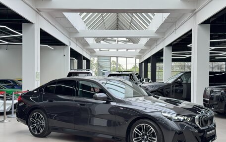 BMW 5 серия, 2024 год, 9 490 000 рублей, 11 фотография