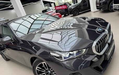 BMW 5 серия, 2024 год, 9 490 000 рублей, 13 фотография