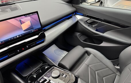 BMW 5 серия, 2024 год, 9 490 000 рублей, 28 фотография