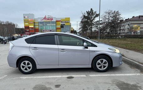 Toyota Prius, 2014 год, 1 300 000 рублей, 7 фотография