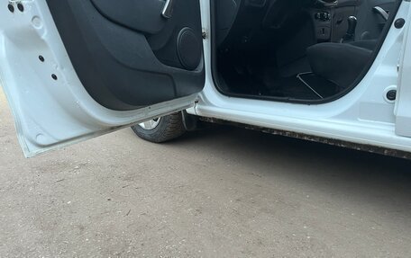 Renault Logan II, 2015 год, 560 000 рублей, 16 фотография