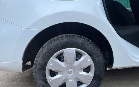 Renault Logan II, 2015 год, 560 000 рублей, 10 фотография